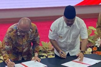 Bupati Kukar, Edi Damansyah menandatangani kerja sama perdagangan karbon sektor kehutanan gambut bersama PT Tirta Carbon Indonesia, Selasa (6/5/2025) di Pendopo Odah Etam Tenggarong.