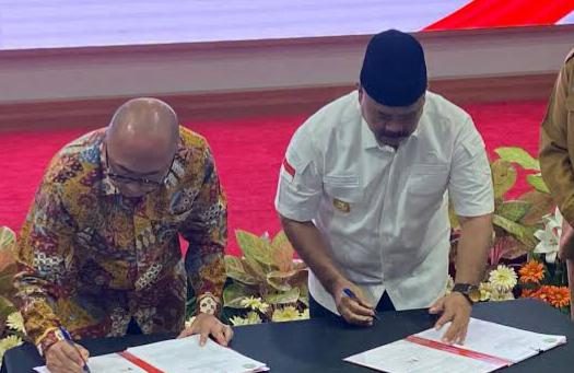 Bupati Kukar, Edi Damansyah menandatangani kerja sama perdagangan karbon sektor kehutanan gambut bersama PT Tirta Carbon Indonesia, Selasa (6/5/2025) di Pendopo Odah Etam Tenggarong.
