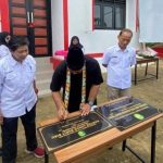 Bupati Kukar, Edi Damansyah meresmikan Kantor Lurah dan Gedung BPU Kelurahan Bukit Biru, Kecamatan Tenggarong.