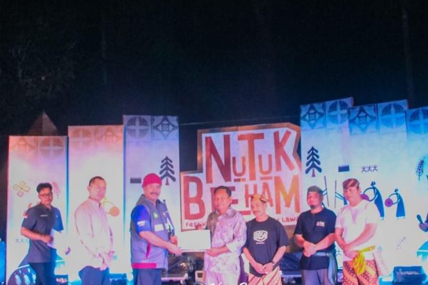 Festival Budaya Nutuk Beham di Kedang Ipil.