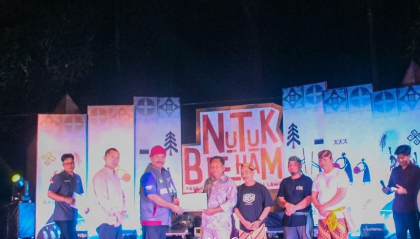 Festival Budaya Nutuk Beham di Kedang Ipil.