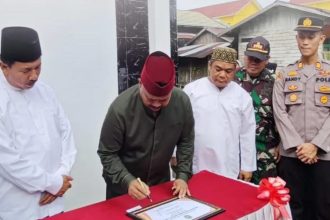 Bupati Kutai Kartanegara, Edi Damansyah, meresmikan Posyandu Anggrek Kuning di Desa Sebulu Ulu, Kecamatan Sebulu.