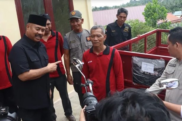 Peresmian Bank Sampah Asri oleh Bupati Kukar, Edi Damansyah.