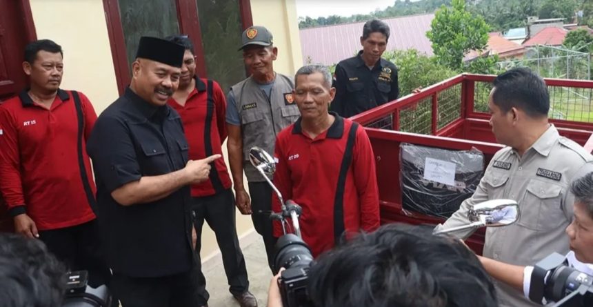 Peresmian Bank Sampah Asri oleh Bupati Kukar, Edi Damansyah.