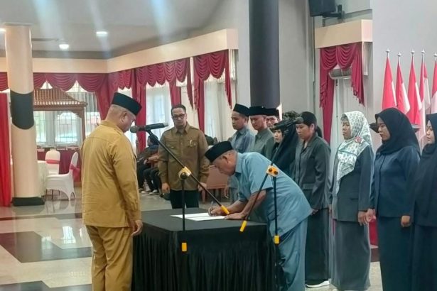 Bupati Kukar, Edi Damansyah Lantik Penjabat Kades dan Anggota BPD PAW.