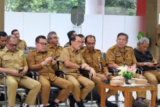 Sekda Kukar, Sunggono Pimpin Rakordal Pelaksanaan Pembangunan Caturwulan I Tahun 2025 di Aula Bappeda.