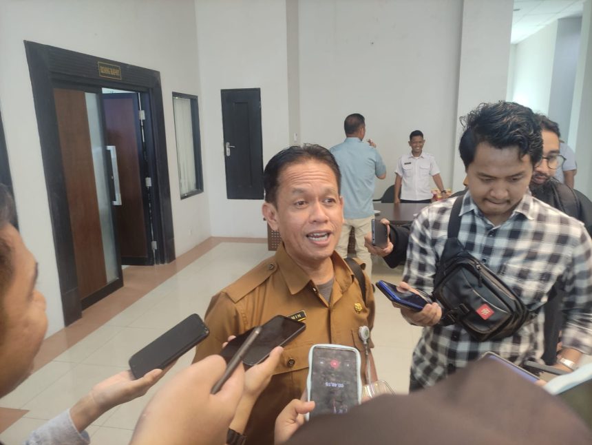 Plt Kepala Disdikbud Kaltim, Armin.