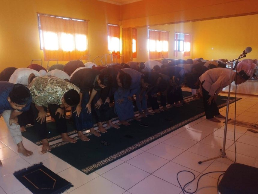 Pendidikan agama di SMKN 1 Sebulu.