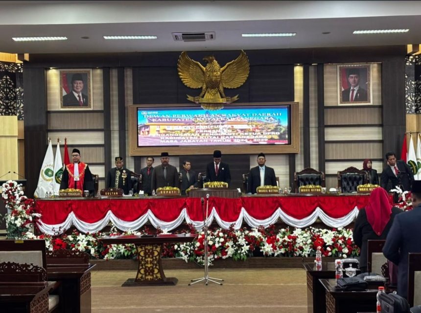 Pelantikan Ketua DPRD Kukar masa Sidang III DPRD Kukar berlangsung di Ruang Sidang Utama DPRD Kukar pada Kamis (19/6/2025).