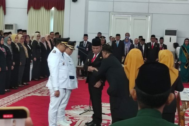 Gubernur Kalimantan Timur, Rudy Mas'ud, Melantik pasangan Bupati dan Wabup Kutai Kartanegara, Aulia-Rendi.