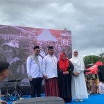 Serah terima memori jabatan Bupati Kutai Kartanegara (Kukar) menjadi simbol estafet kepemimpinan antara Edi Damansyah dan Aulia Rahman Basri. Digelar Senin pagi (30/6/2025) di Halaman Masjid Agung Sultan Sulaiman.