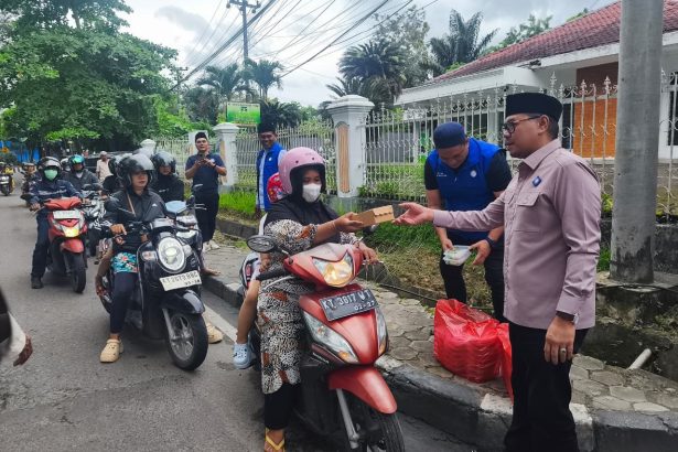 Ramadan PAN Kaltim: Santunan Anak Yatim hingga Bagi 500 Takjil Setiap Hari