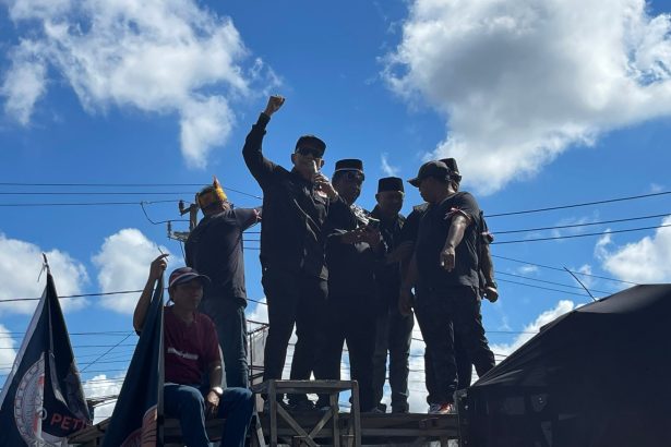 Tuntut Pengusutan Kebijakan Pemprov, APMK Serbu Kejati Kaltim Bawa Data Dugaan Pelanggaran